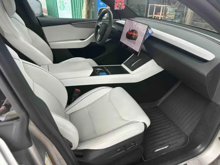 Model Y L 2026 Model Standard Edition – фото 7