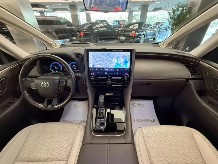 Elfa 2023 Model 2.5L Intelligent Hybrid 4WD Premium Edition – фото 6