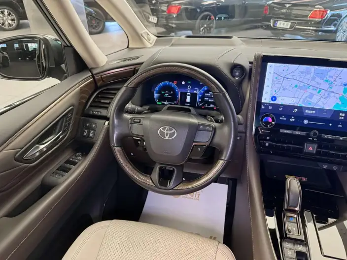 Elfa 2023 Model 2.5L Intelligent Hybrid 4WD Premium Edition – фото 7
