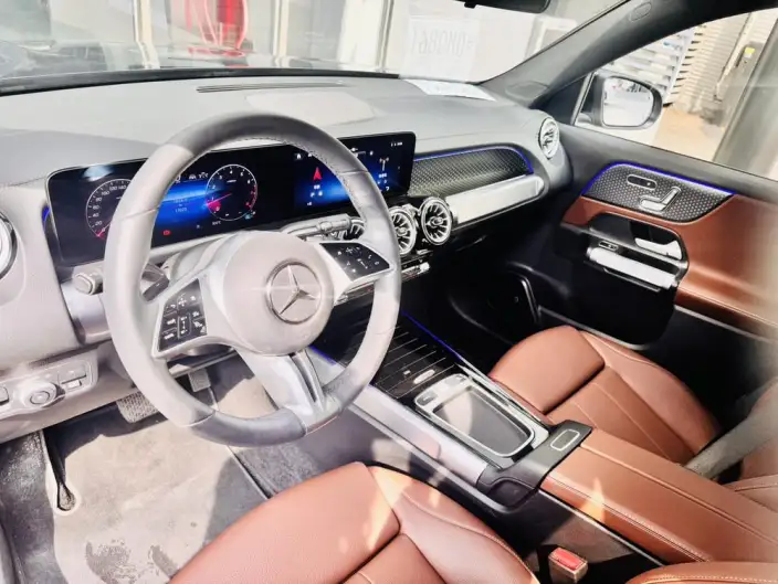 Mercedes-Benz GLB 2025 Model GLB 220 Fashion Model – фото 9
