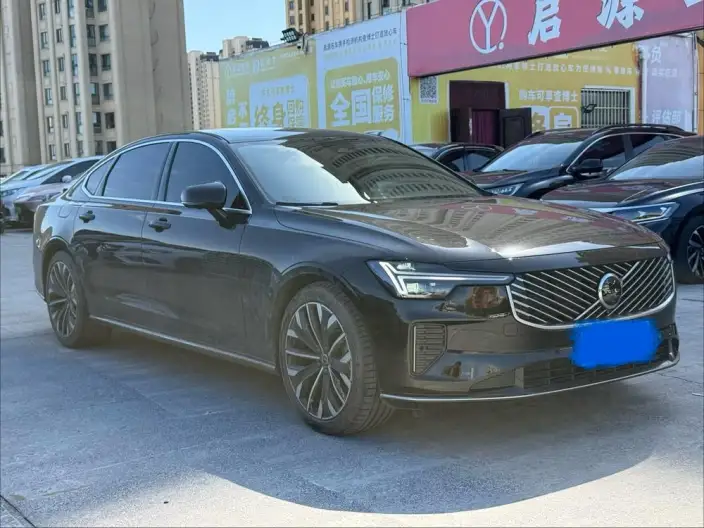 Volvo S90 2026 Model B5 Smart Range Deluxe Edition