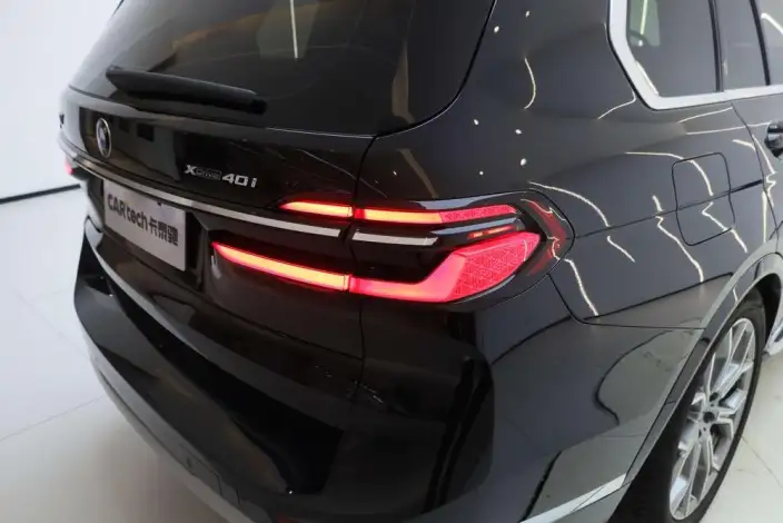 BMW X7 2023 Model xDrive40i Leading Model Luxury Set – фото 10