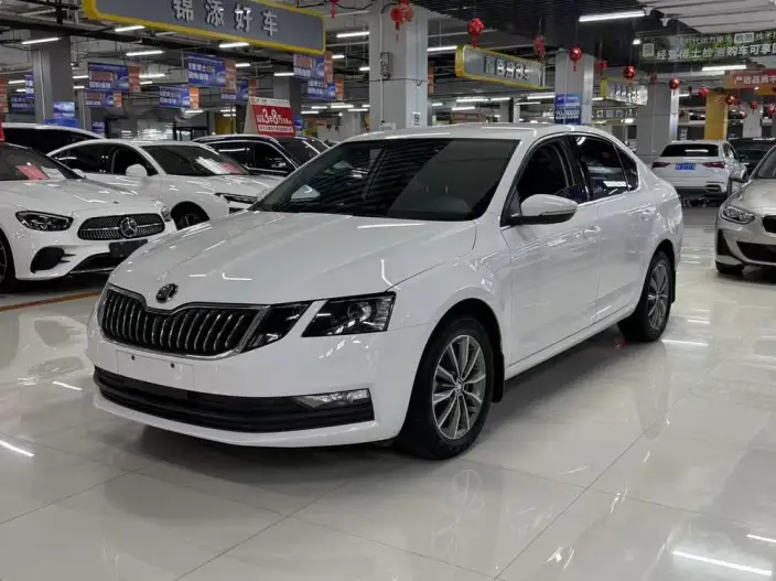 Skoda Octavia 2022 Model 1.5L Automatic Comfort Edition – фото 1