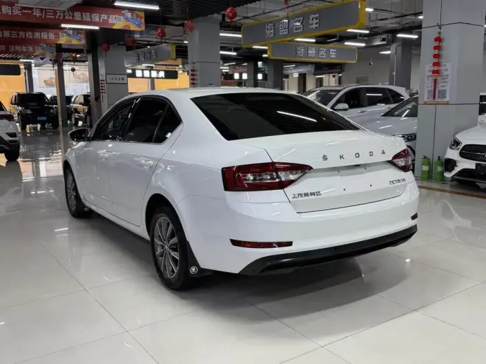 Skoda Octavia 2022 Model 1.5L Automatic Comfort Edition – фото 3