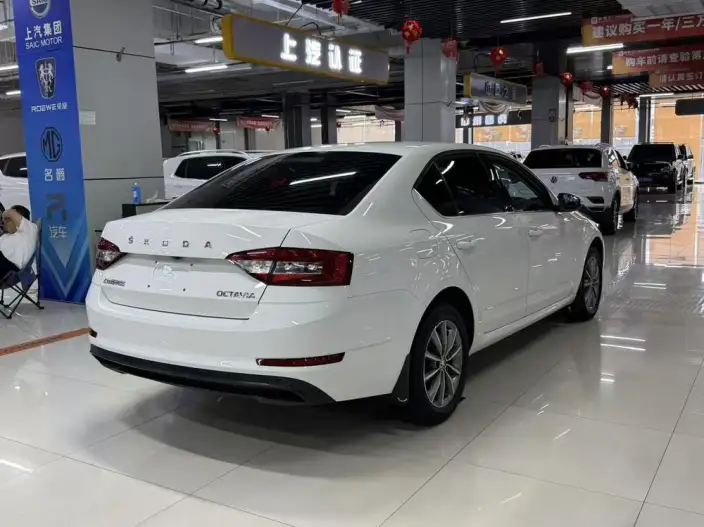 Skoda Octavia 2022 Model 1.5L Automatic Comfort Edition – фото 5