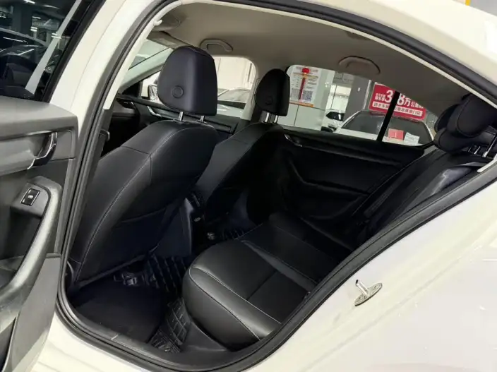 Skoda Octavia 2022 Model 1.5L Automatic Comfort Edition – фото 9