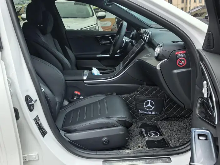Mercedes-Benz C-Class 2026 Model C 260 L Sports sedan Classic Edition – фото 6