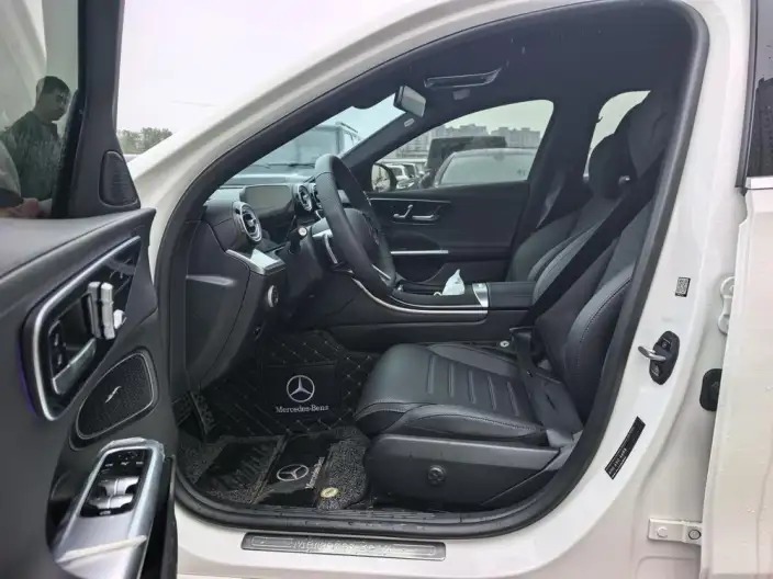 Mercedes-Benz C-Class 2026 Model C 260 L Sports sedan Classic Edition – фото 10