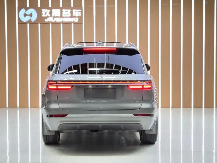 Li Auto ONE 2021 Model Extended Range 6 seat Edition – фото 5