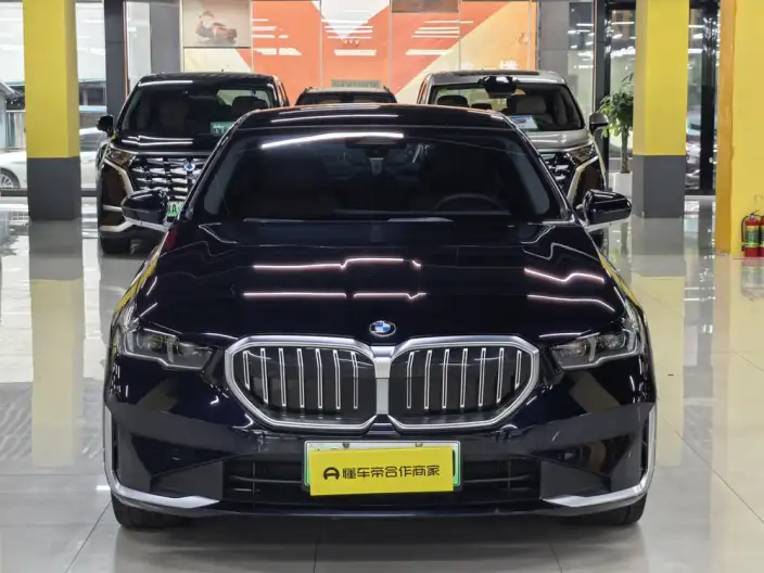 BMW i5 2024 Model eDrive35L Luxury Set – фото 2