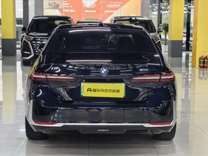 BMW i5 2024 Model eDrive35L Luxury Set – фото 5