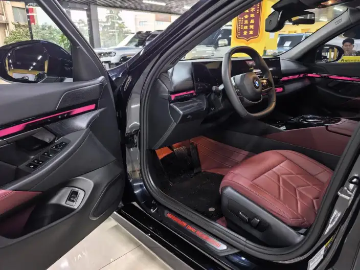 BMW i5 2024 Model eDrive35L Luxury Set – фото 7