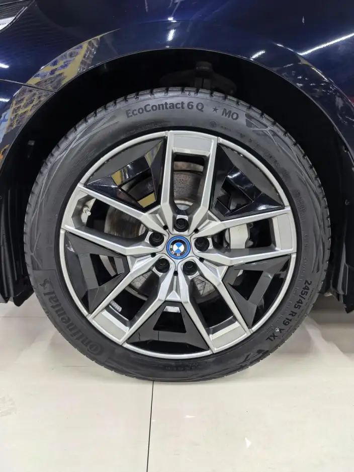 BMW i5 2024 Model eDrive35L Luxury Set – фото 10