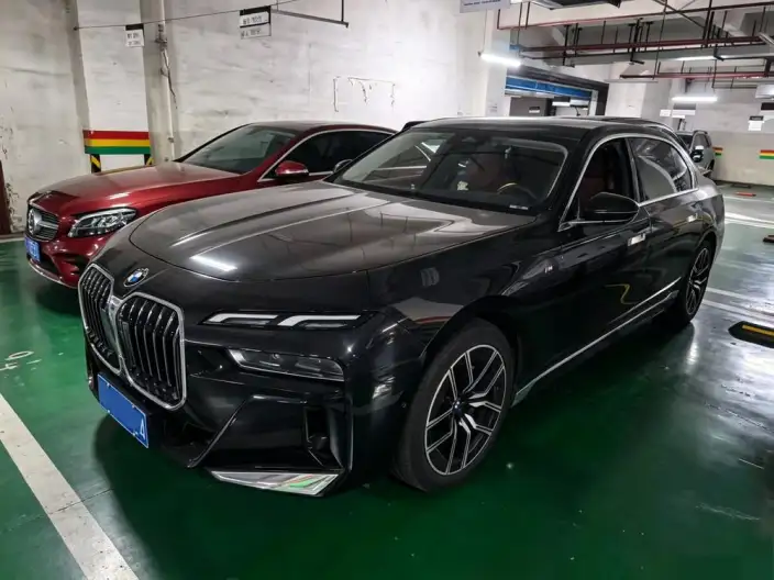 BMW 7 Series 2023 Model 735Li M Sports Set – фото 1