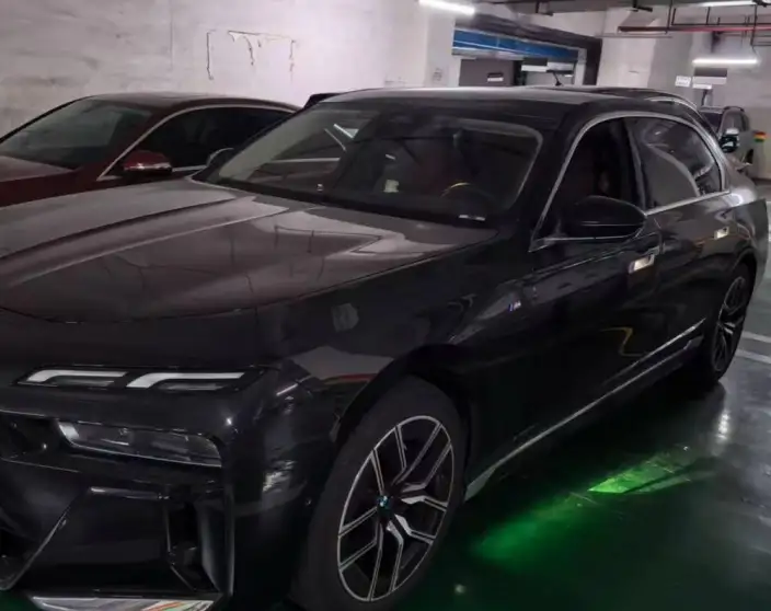BMW 7 Series 2023 Model 735Li M Sports Set – фото 3