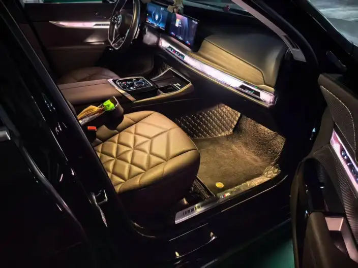 BMW 7 Series 2023 Model 735Li M Sports Set – фото 4