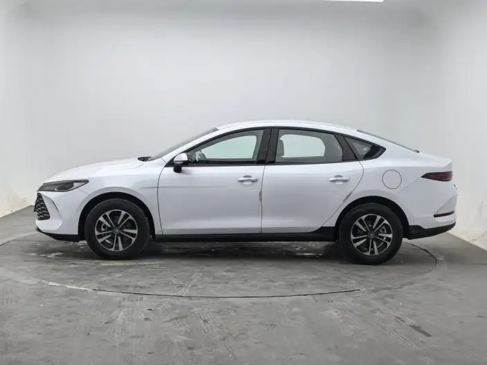 BYD Qin PLUS DM 2026 Model DM-i 128KM Enterprising Model – фото 4
