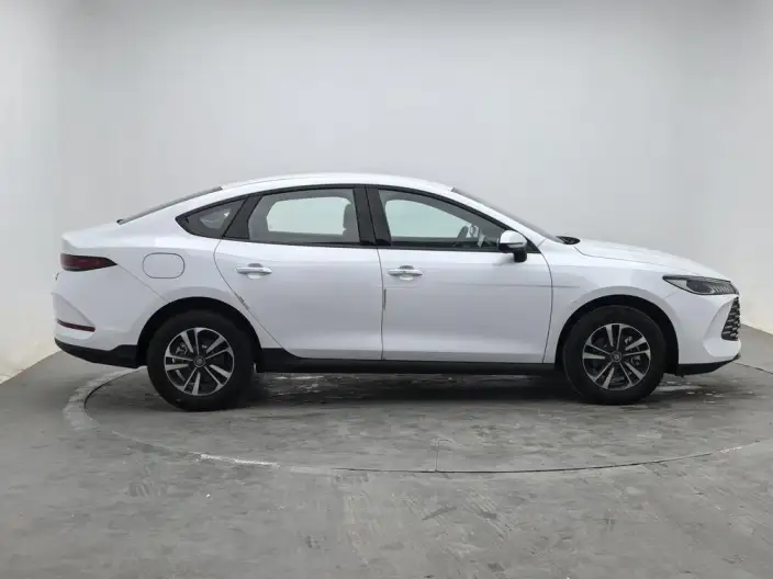 BYD Qin PLUS DM 2026 Model DM-i 128KM Enterprising Model – фото 8