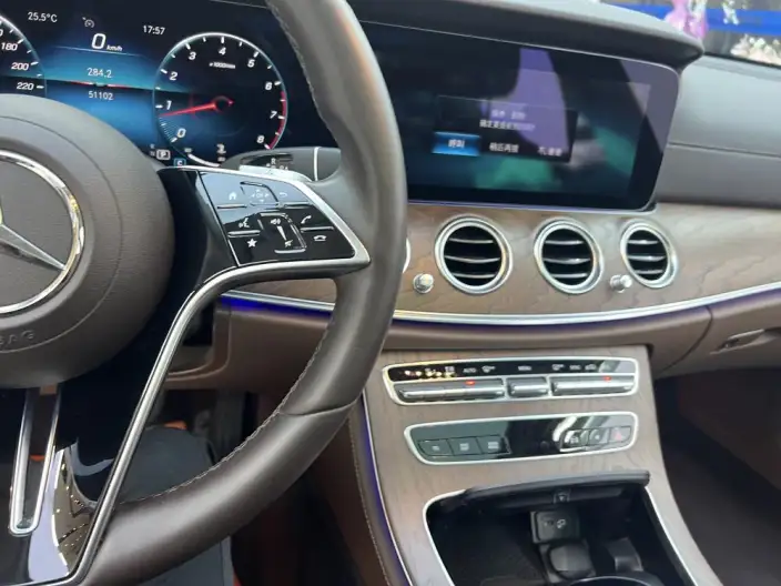 Mercedes-Benz E-Class 2022 Model Facelift II E 260 L 4MATIC sedan – фото 8