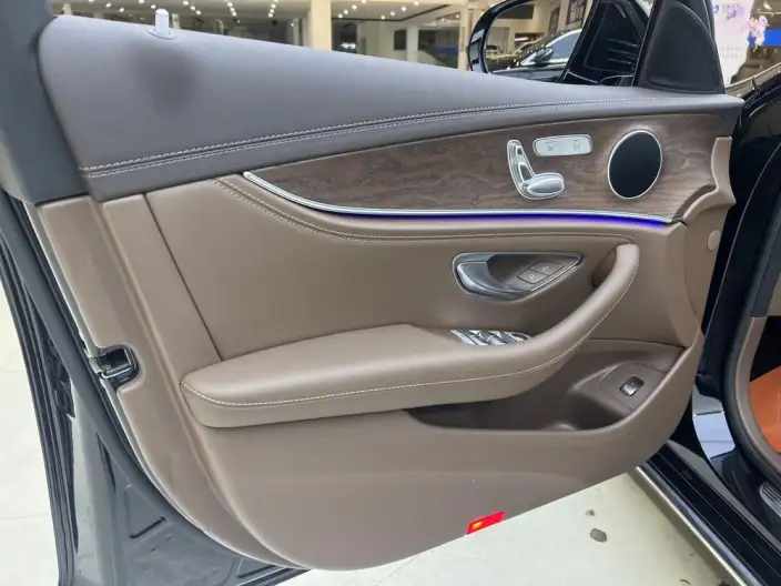 Mercedes-Benz E-Class 2022 Model Facelift II E 260 L 4MATIC sedan – фото 9