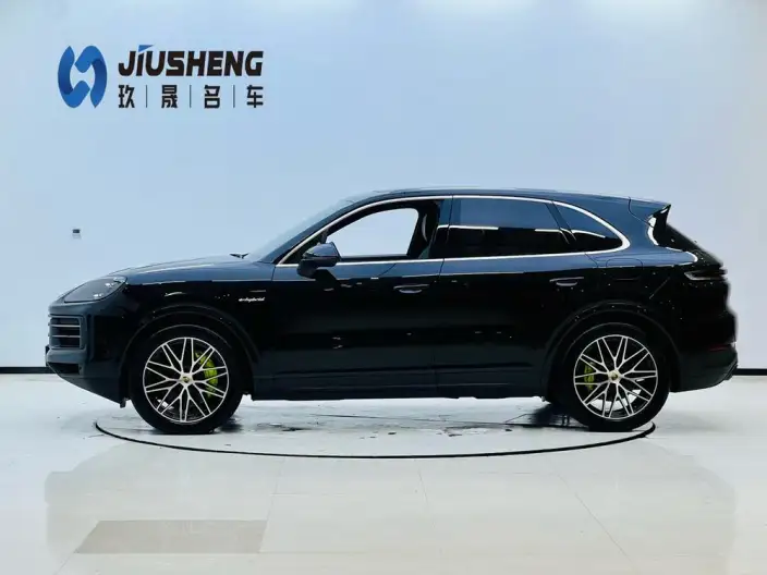 Cayenne E-Hybrid 2024 Model Cayenne E-Hybrid 2.0T