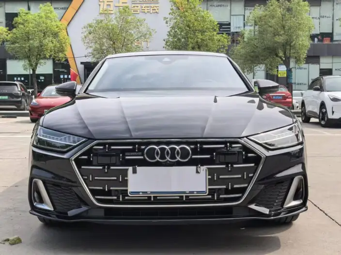 Audi A7 L 2025 Model 45 TFSI quattro Luxury Model