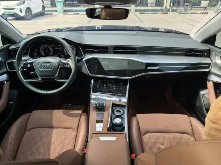 Audi A7 L 2025 Model 45 TFSI quattro Luxury Model – фото 10