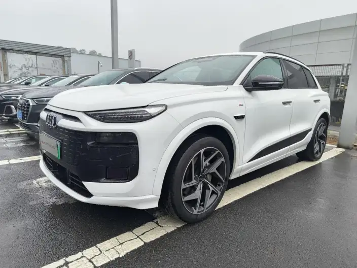 AUDI Q6L e-tron 2026 Model First Edition Pilot Edition