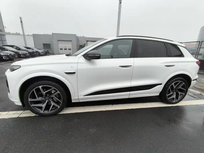 AUDI Q6L e-tron 2026 Model First Edition Pilot Edition