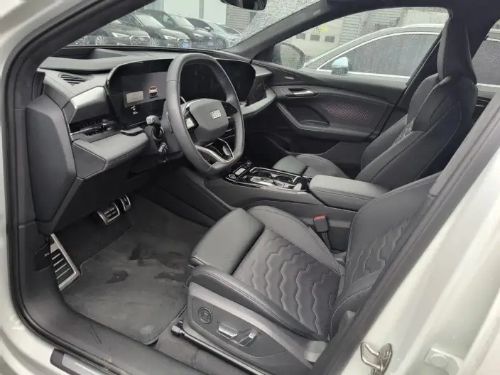 AUDI Q6L e-tron 2026 Model First Edition Pilot Edition – фото 10