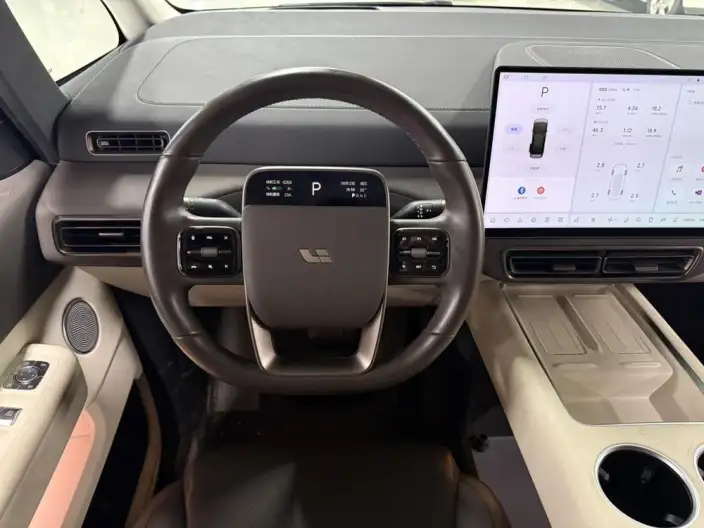 Li Auto MEGA 2024 Model Ultra Edition – фото 6