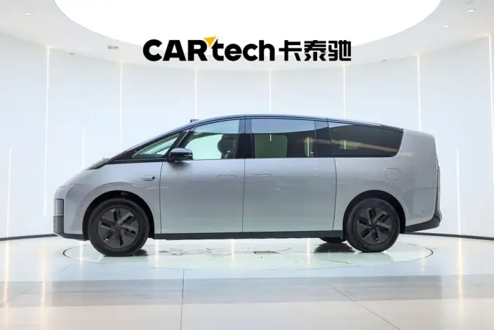 Li Auto MEGA 2024 Model Ultra Edition – фото 4