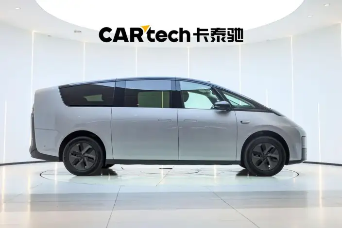 Li Auto MEGA 2024 Model Ultra Edition – фото 8