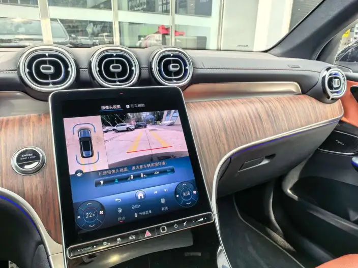Mercedes-Benz GLC PHEV 2025 Model GLC 350 e L 4MATIC Collector Edition Edition – фото 5