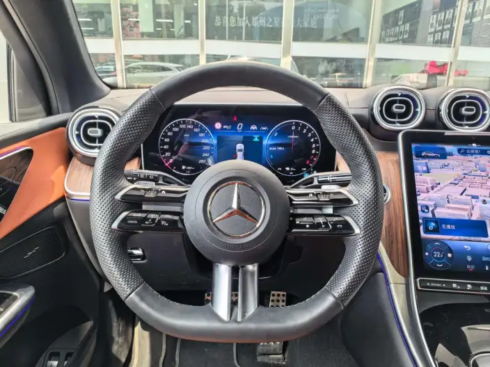 Mercedes-Benz GLC PHEV 2025 Model GLC 350 e L 4MATIC Collector Edition Edition – фото 7