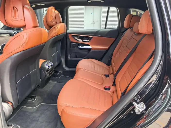 Mercedes-Benz GLC PHEV 2025 Model GLC 350 e L 4MATIC Collector Edition Edition – фото 9