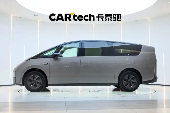 Li Auto MEGA 2024 Model Ultra Edition – фото 4