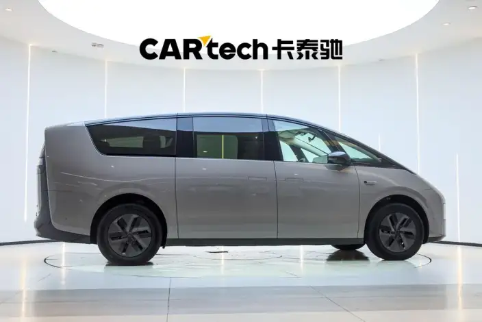 Li Auto MEGA 2024 Model Ultra Edition – фото 7