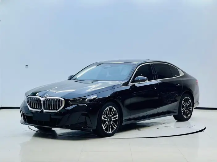BMW 5 Series 2025 Model Facelift 530Li Leading Model Luxury Set – фото 1