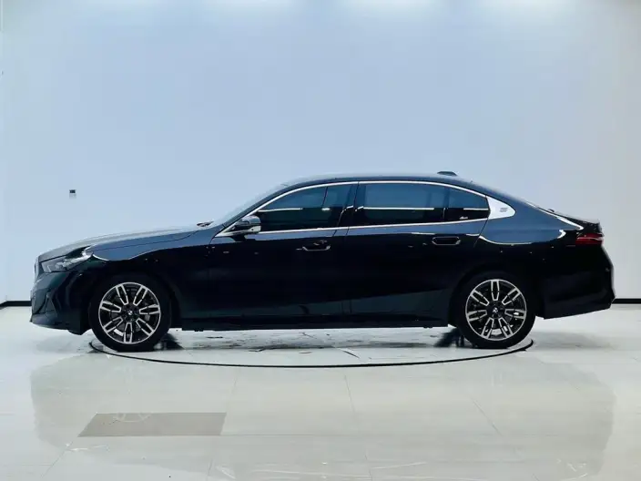 BMW 5 Series 2025 Model Facelift 530Li Leading Model Luxury Set – фото 3