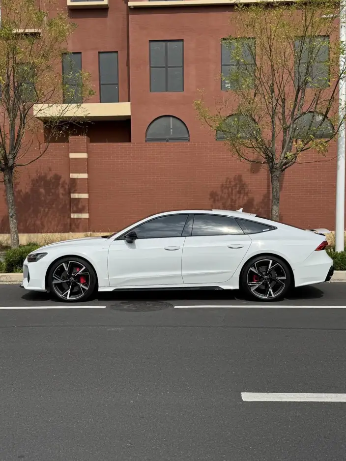 Audi A7 2024 Model 55 TFSI quattro Exclusive Model