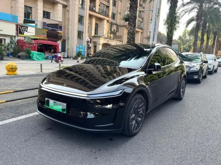 Model Y L 2026 Model Standard Edition