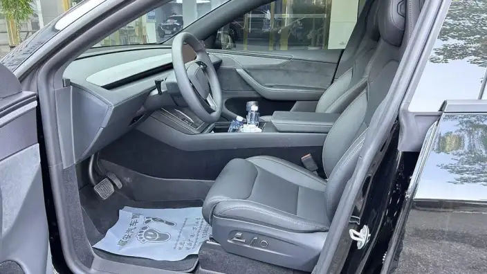 Model Y L 2026 Model Standard Edition – фото 6