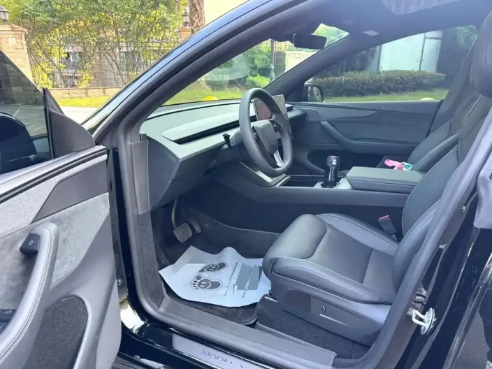 Model Y L 2026 Model Standard Edition – фото 9