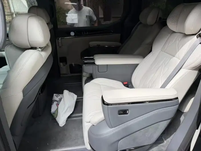 ZEEKR 009 2024 Model VI seat Executive Edition 4WD 108kWh – фото 8