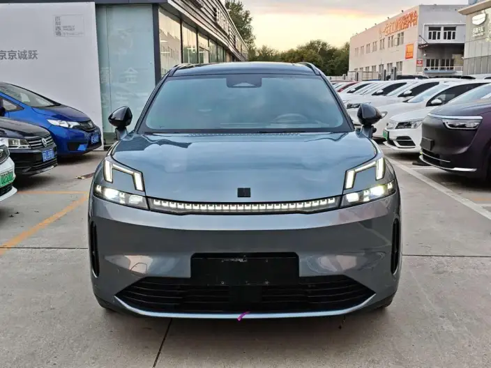 Lynk & Co 08 EM-P 2023 Model 220 4WD Performance Halo