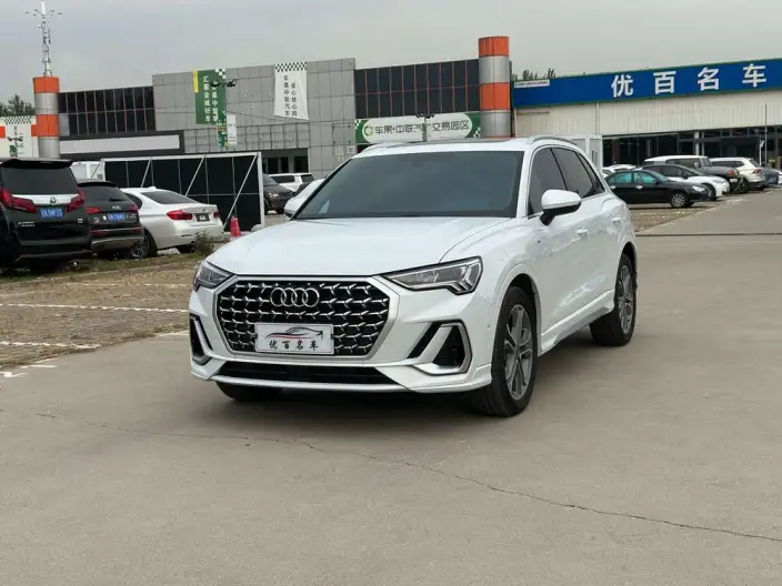 AUDI Q3 2024 Model 40 TFSI Fashion Dynamic Model