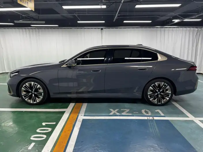 BMW 5 Series 2024 Model 530Li Exclusive Model Luxury Set – фото 4