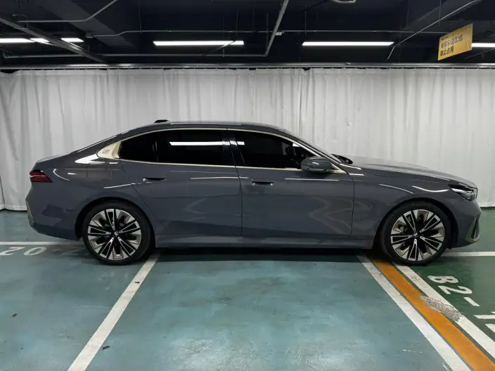 BMW 5 Series 2024 Model 530Li Exclusive Model Luxury Set – фото 8