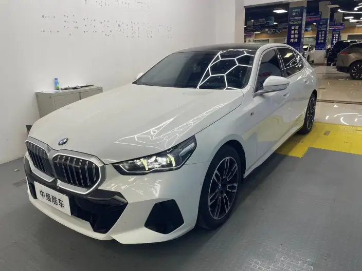 BMW 5 Series 2024 Model 530Li Leading Model M Sports Set – фото 1